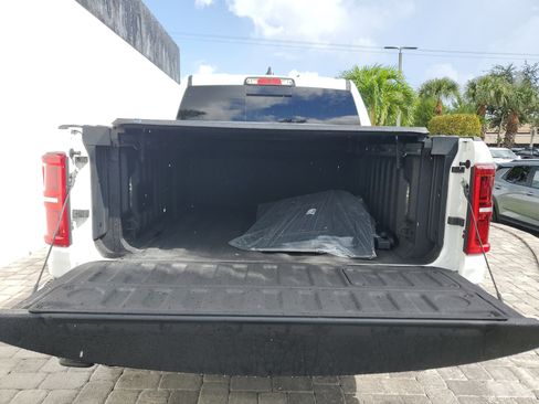 Used 2025 RAM 1500 Limited w/ Bed Utility Group image 10