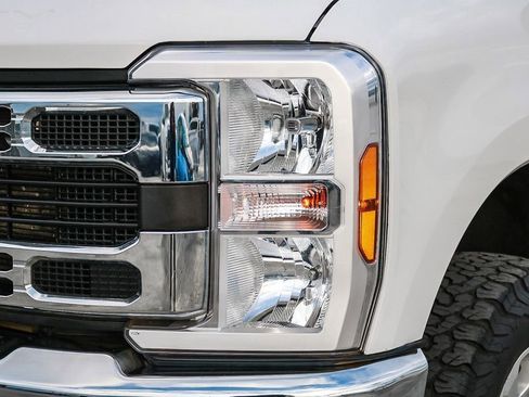 Used 2024 Ford F250 XLT w/ FX4 Off-Road Package image 5