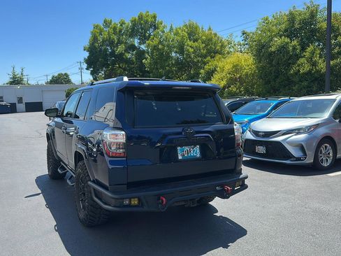 Used 2019 Toyota 4Runner SR5 AWD/4WD image 3