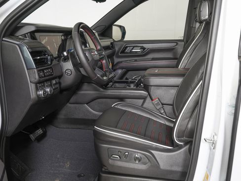 Used 2026 GMC Yukon XL AT4 Ultimate image 17