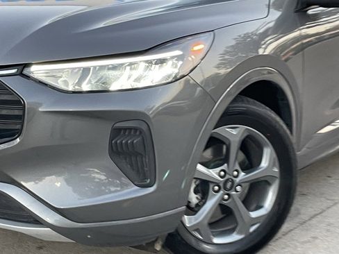 Used 2023 Ford Escape ST-Line image 8