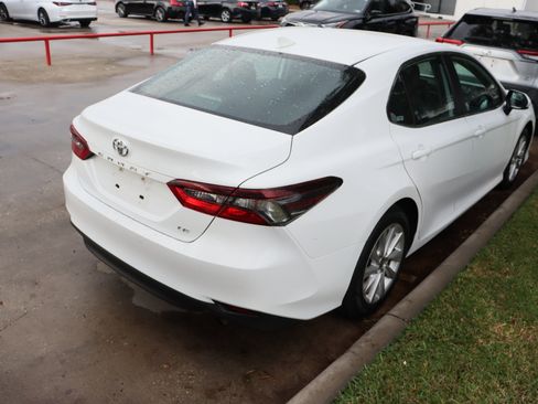 Used 2024 Toyota Camry LE image 9