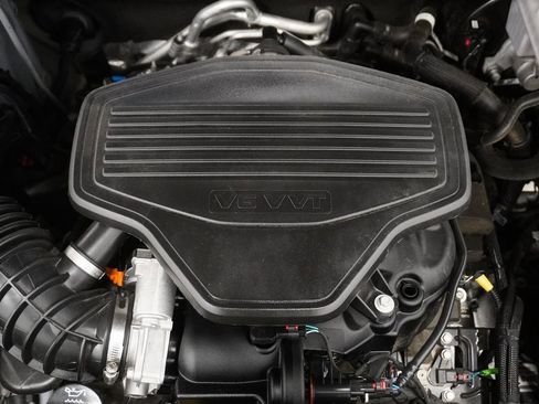 Used 2023 GMC Acadia AT4 image 10