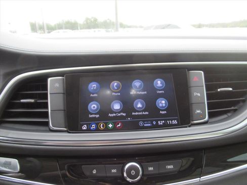 Used 2023 Buick Enclave Essence image 22