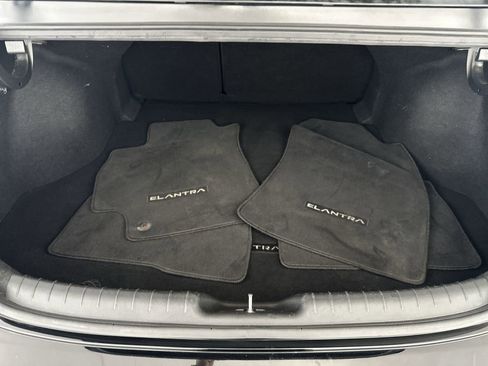 Used 2022 Hyundai Elantra Limited w/ Cargo Package image 25