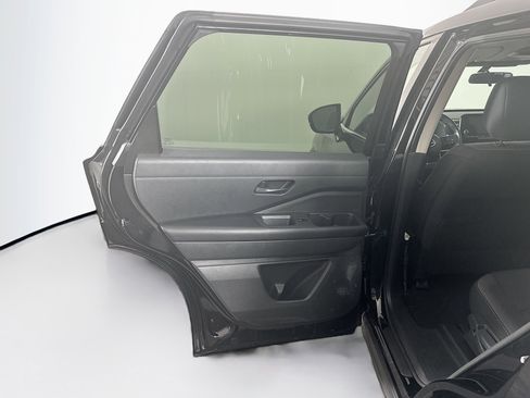 Used 2024 Nissan Pathfinder SV AWD/4WD image 25
