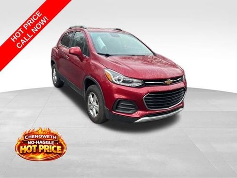 Used 2019 Chevrolet Trax LT w/ LT Convenience Package image 3