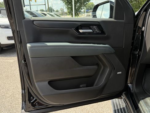Used 2026 GMC Yukon AT4 w/ AT4 Premium Package AWD/4WD image 14