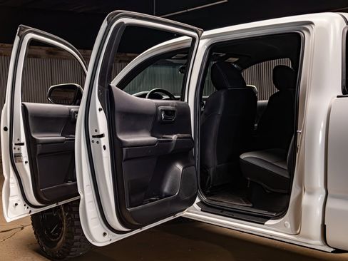 Used 2023 Toyota Tacoma TRD Sport image 30