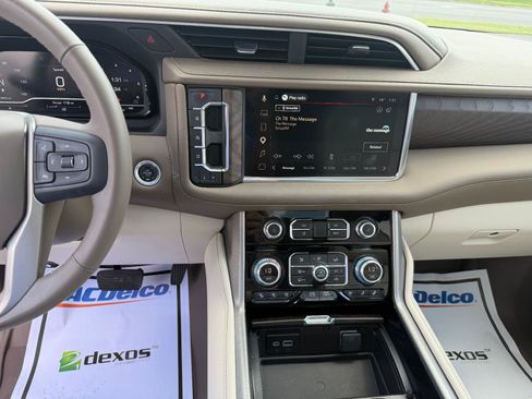 Used 2024 GMC Yukon Denali w/ Max Trailering Package AWD/4WD image 14