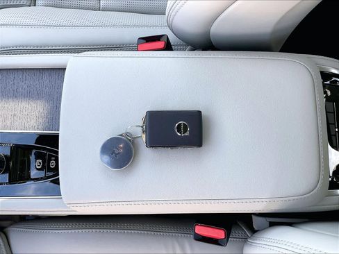 New 2026 Volvo XC90 T8 Ultra w/ Protection Package Premier image 35