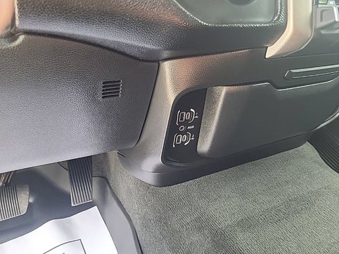 Used 2021 RAM 1500 Laramie AWD/4WD image 23
