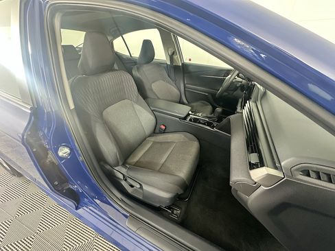 Used 2025 Toyota Camry LE FWD image 30