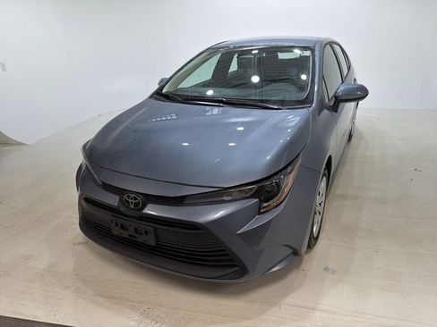 Used 2025 Toyota Corolla LE image 2