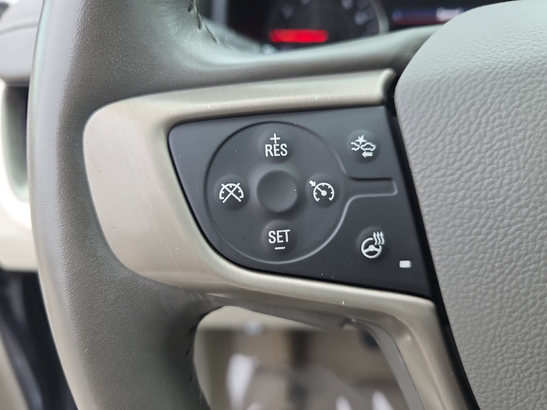 Used 2020 GMC Terrain Denali w/ Denali Premium Package FWD image 17