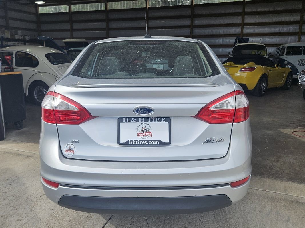 Used 2019 Ford Fiesta SE w/ Equipment Group 201A FWD image 7