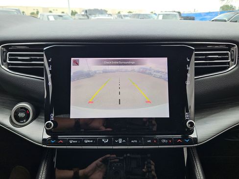 Used 2023 Jeep Wagoneer Series III w/ Preferred Equipment Group image 18