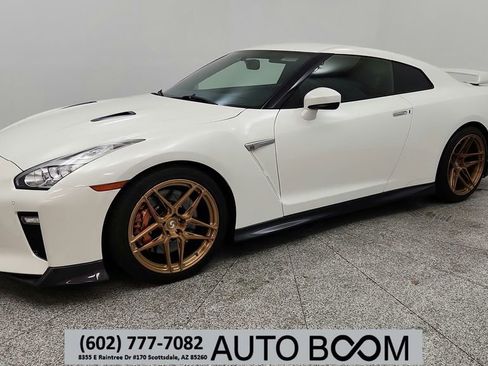 Used 2018 Nissan GT-R Premium AWD/4WD image 1