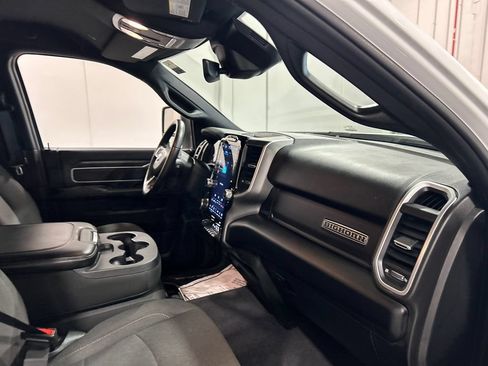 Used 2024 RAM 2500 Big Horn w/ Night Edition AWD/4WD image 32