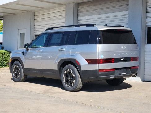 Used 2025 Hyundai Santa Fe SEL image 4