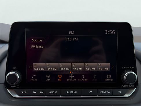 Used 2023 Nissan Rogue SL FWD image 11