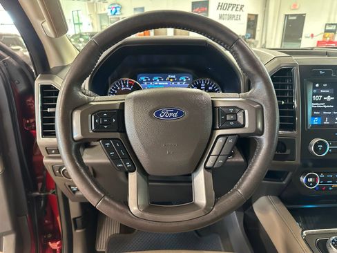 Used 2019 Ford Expedition Max XLT w/ Equipment Group 202A RWD image 17