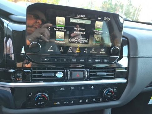 Used 2025 Nissan Pathfinder SL w/ SL Premium Package image 25