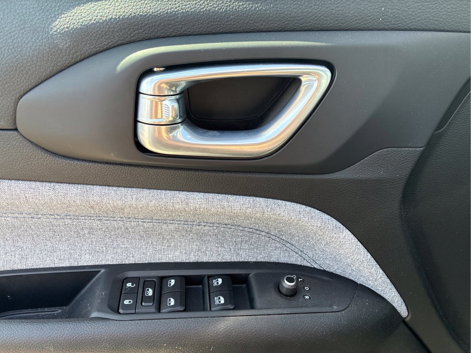 Certified 2025 Jeep Compass Latitude AWD/4WD image 23