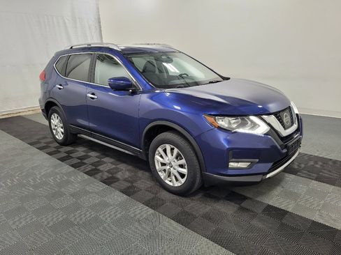 Used 2017 Nissan Rogue SV w/ Sun & Sound Touring Package AWD/4WD image 11