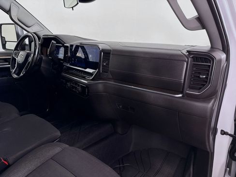 Used 2024 Chevrolet Silverado 3500 LT image 31