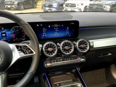 Certified 2026 Mercedes-Benz GLB 250 4MATIC image 6