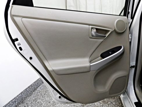 Used 2012 Toyota Prius Four image 9