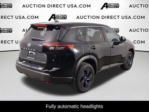 Used 2026 Nissan Rogue SV FWD image 8