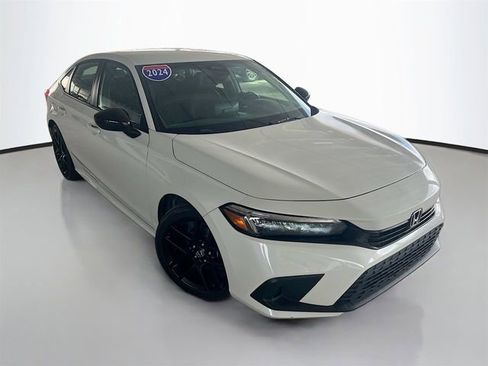 Used 2024 Honda Civic Sport image 2