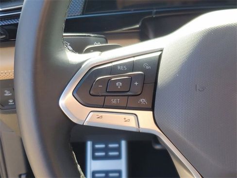 Used 2024 Volkswagen Atlas Cross Sport SEL R-Line image 26