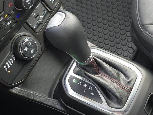 Used 2023 Jeep Renegade Trailhawk w/ Trailhawk Elite Group image 19