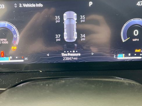 Used 2023 Jeep Grand Cherokee Laredo w/ Luxury Tech Group I image 12