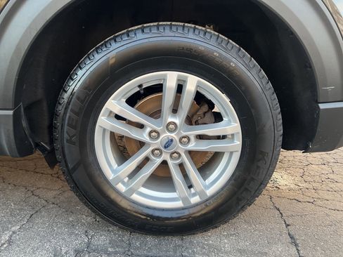 Used 2023 Ford Explorer XLT image 39