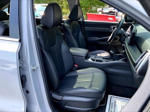Used 2024 Kia Sorento S w/ Panoramic Sunroof Package AWD/4WD image 9
