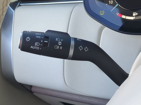 Certified 2023 Land Rover Range Rover SE image 27