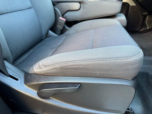 Used 2018 Chevrolet Silverado 2500 LT w/ LT Convenience Package image 18