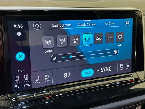 Used 2025 Volkswagen Atlas Cross Sport SE image 24