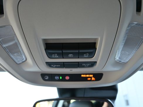 Used 2023 Buick Envision Essence w/ Sport Touring Package image 31