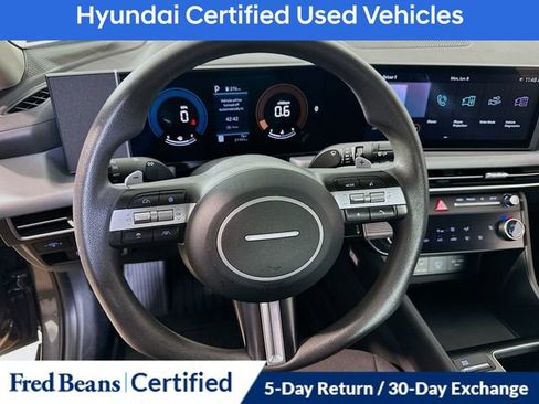 Used 2025 Hyundai Sonata SEL AWD/4WD image 16
