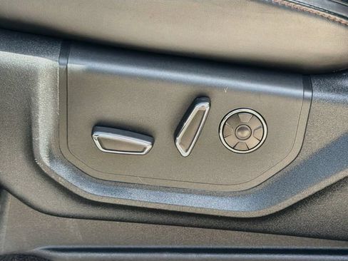 Used 2019 Ford F150 Platinum w/ Equipment Group 701A Luxury AWD/4WD image 24