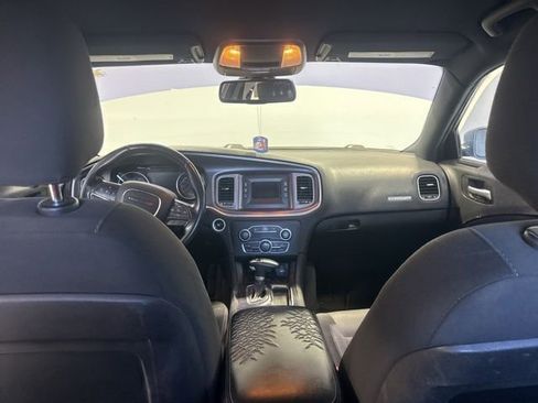 Used 2016 Dodge Charger SE RWD image 17