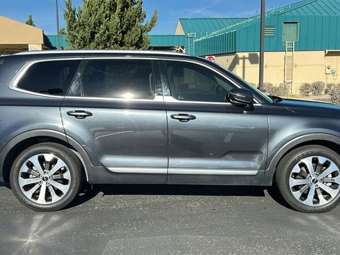Used 2022 Kia Telluride S image 2