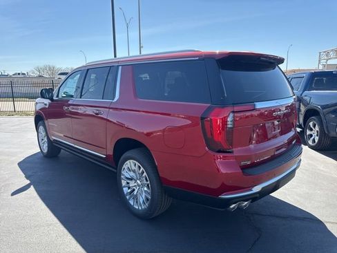 New 2026 GMC Yukon XL Denali w/ Sun & Power Step Package AWD/4WD image 4