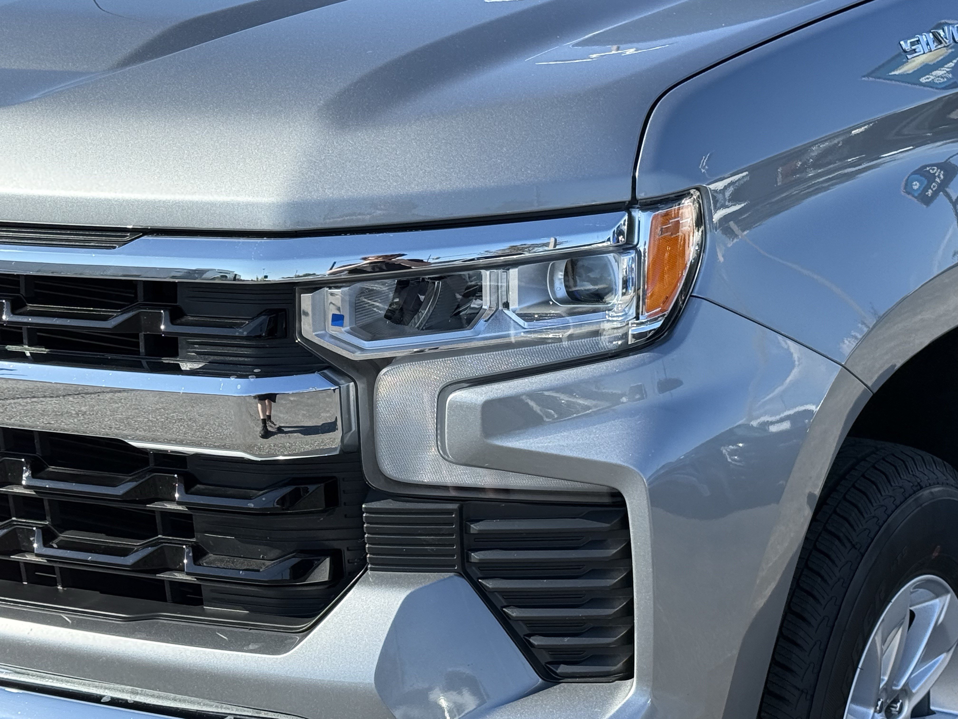 Used 2023 Chevrolet Silverado 1500 LT AWD/4WD image 6