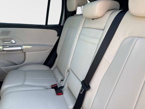 Used 2020 Mercedes-Benz GLB 250 w/ Premium Package image 13